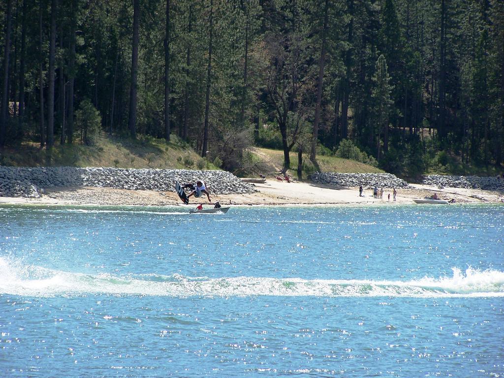 The Pines Resort & Conference Center Bass Lake Bagian luar foto