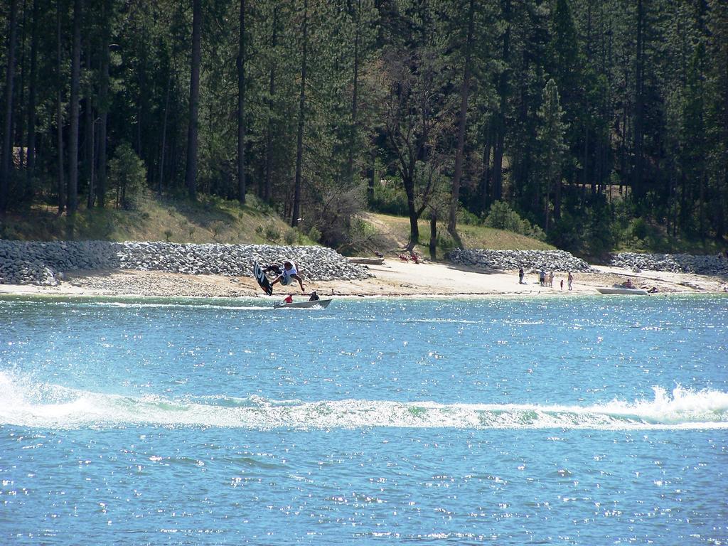 The Pines Resort & Conference Center Bass Lake Bagian luar foto